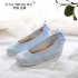 Elegant Women Shoes Canvas Flat Embroidery Chinese Traditional Shoes Women Hanfu Chinese Wedding Shoes China Oriental